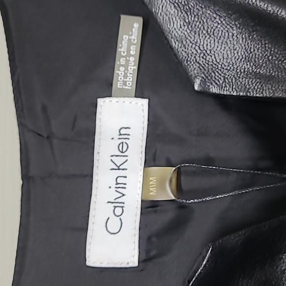 Calvin Klein Black Mixed Media Peplum V-neck Sleeveless Top Side Zip Medium NWT - Picture 4 of 13